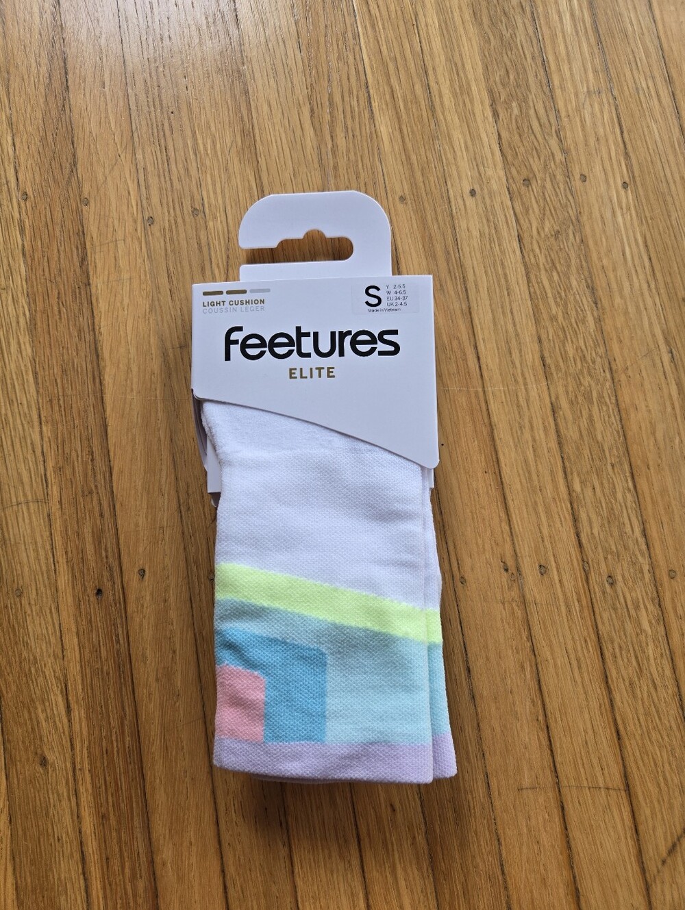 Feetures Elite Light Cushion Crew Socks